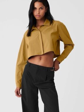 Alo Yoga Cropped Take Me Out Button-Up Top – Golden Olive Branch Size XS